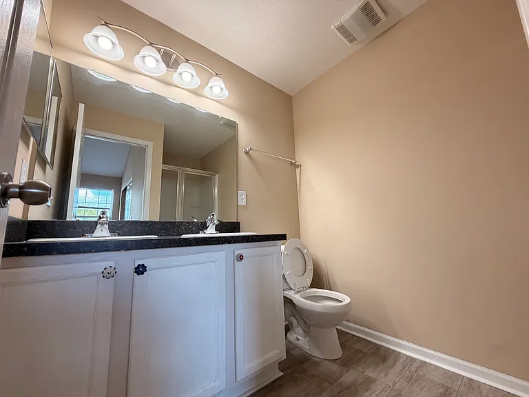 1020 Hartford Village Blvd — Photo 8