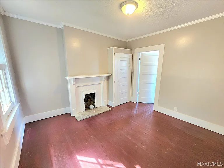 210 W Osceola St — Photo 10