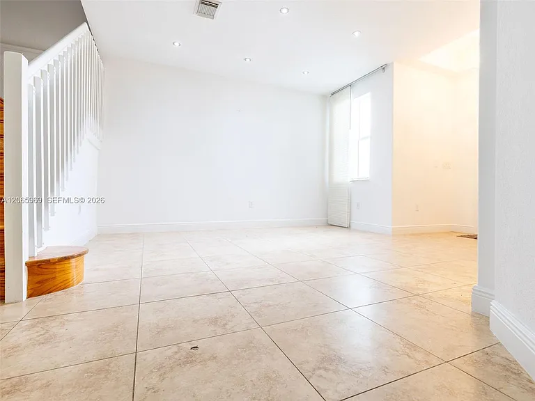 11406 NW 76th Ter #11406 — Photo 12