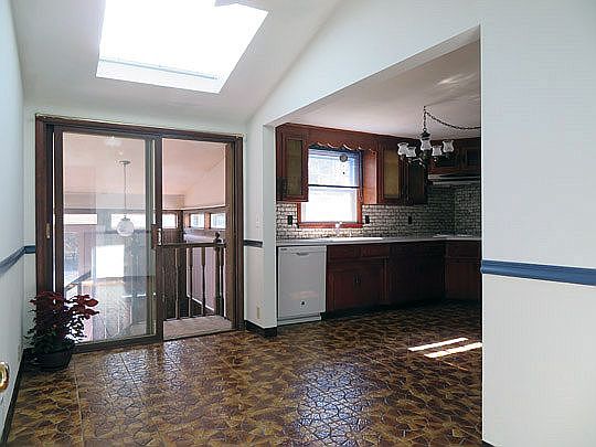 2nd image of 151 Kendall Dr W