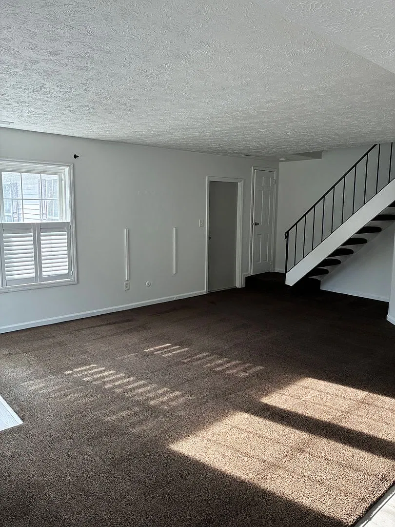 3 Bedroom 1.5 Bath Home — Photo 4