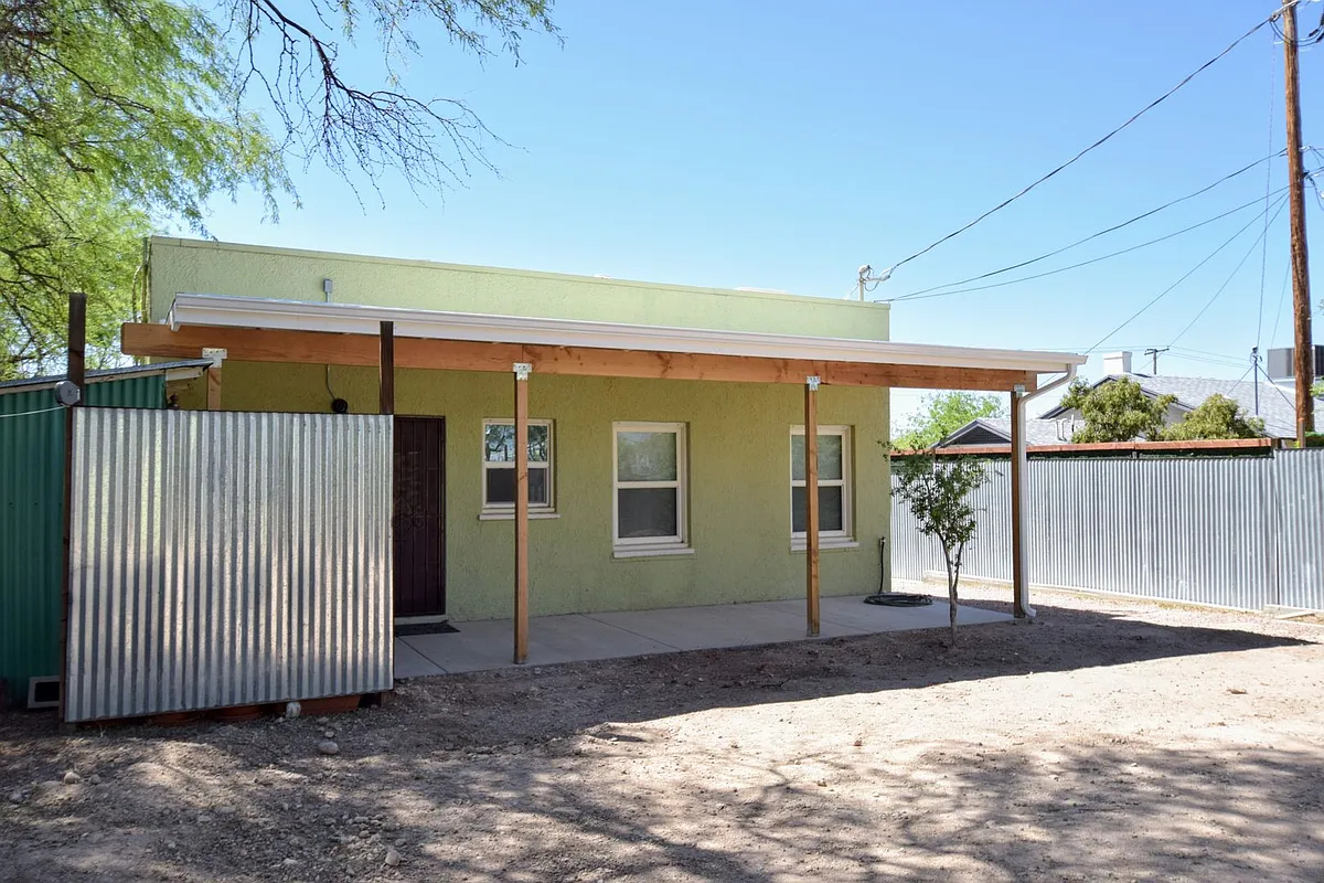 Building Photo - 615 E Helen St #2