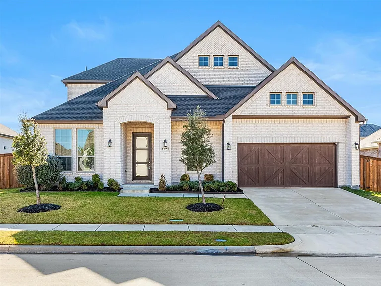 1729 Amarone Ln — Photo 1