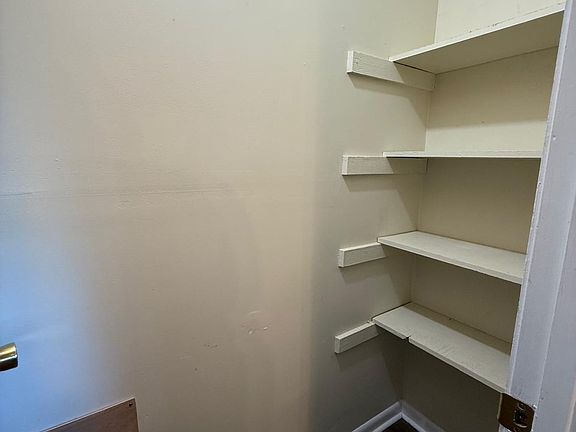 4th image of 802 Wildwood Dr