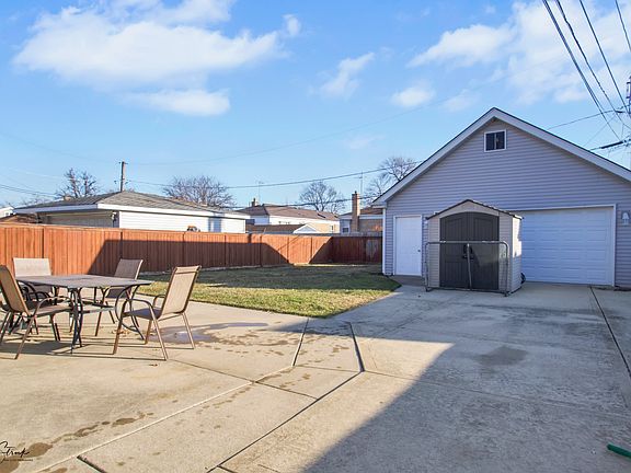 5th image of 10541 S Lawndale Ave