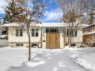 4 S Varview Pl NW, Calgary, AB T3A 0G5