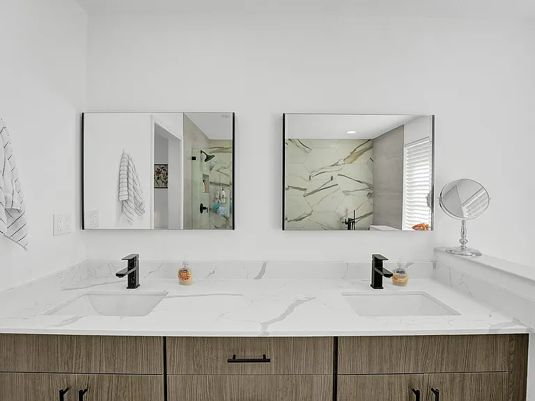4751 NE 29th Ave — Photo 30