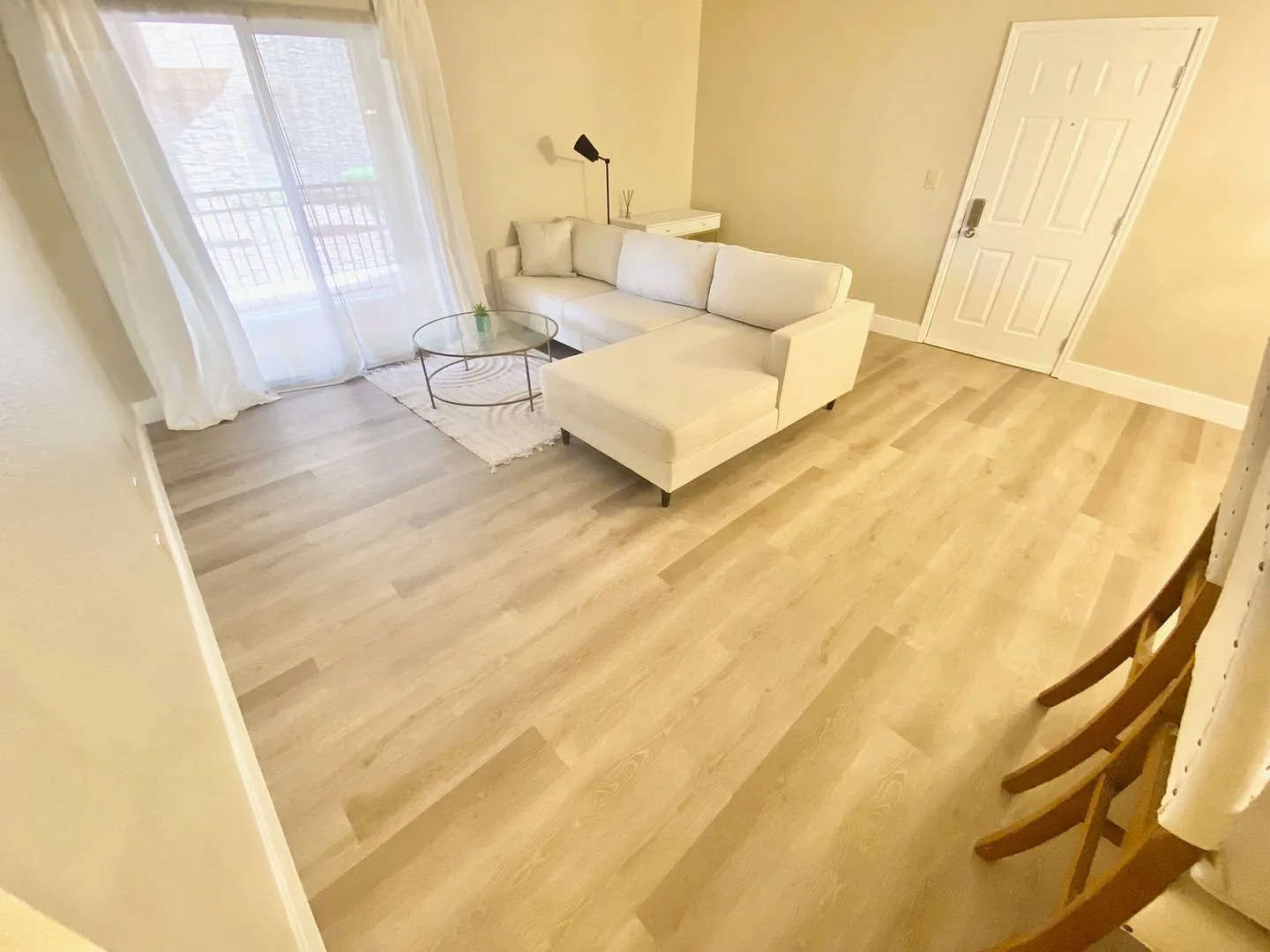 Cute Condo Unit 2 Bedroom / 1 Full Bath ,Partially Furnished In A Guard Gated Community ! — Photo 4