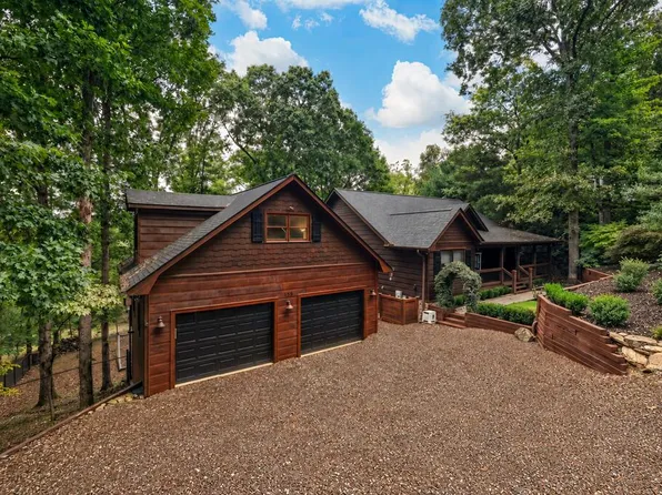 199 Fox Run Dr, Blue Ridge, GA 30513
