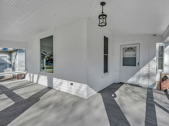 2nd image of 1192 SW Fillmore St