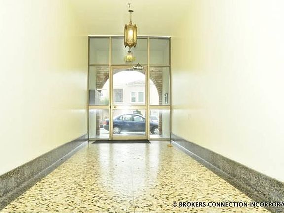 5th image of 900 Rivera St APT 5