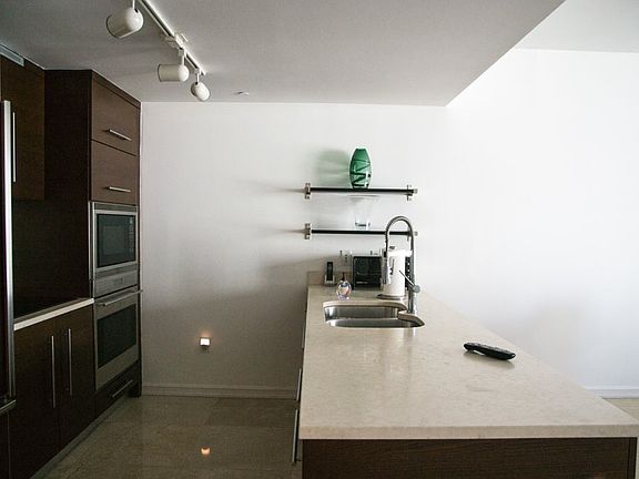 5th image of 495 Brickell Ave #1612