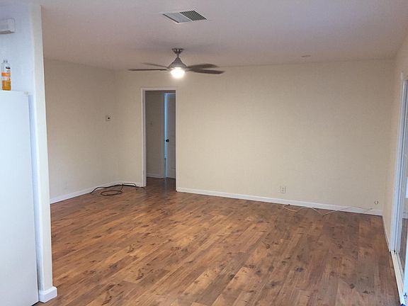 3rd image of 479 Salmon Dr
