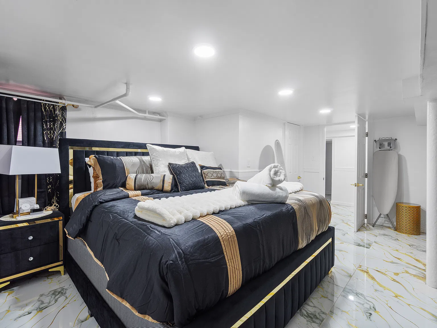 3 bed, 1550 sqft, $5,500 — Photo 3