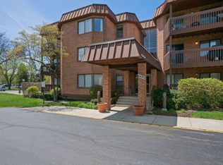 6425 Clarendon Hills Rd APT 108, Willowbrook, IL
