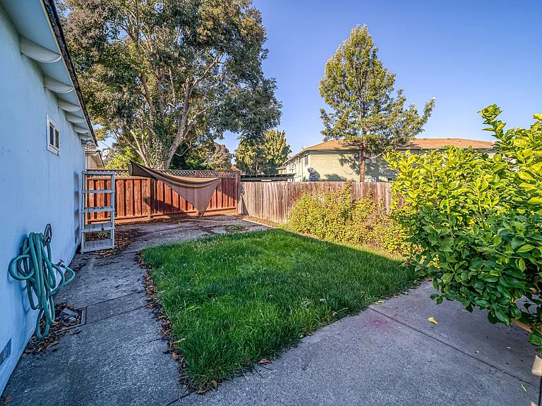 1821 Woodland Ave — Photo 27