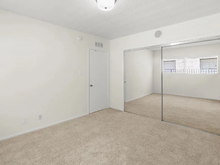 1226 McClellan Dr #5 — Photo 15