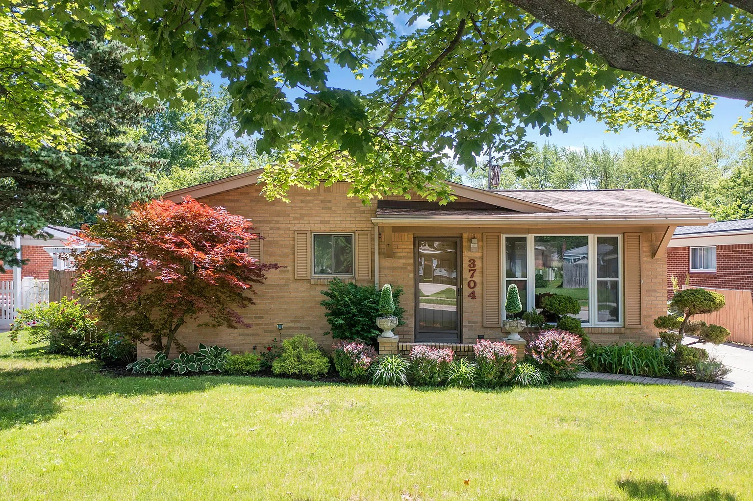 3704 Edgeland Ave photo 1