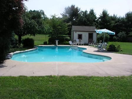 Pool & Pool House