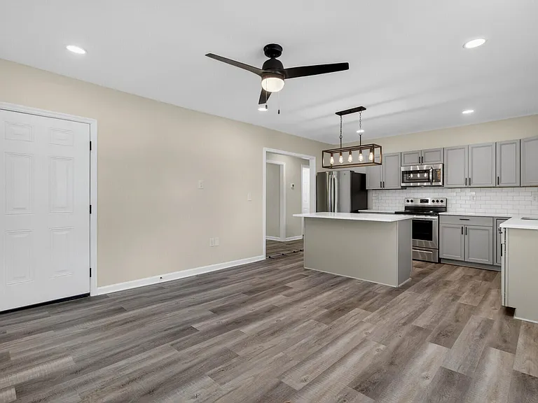 2116 Commander Rd — Photo 8