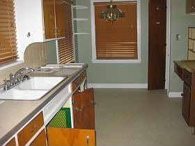 4th image of 356 E 255th St