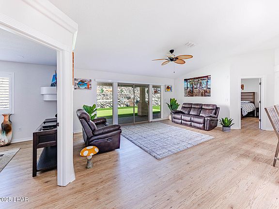 5th image of 3541 Overland Dr