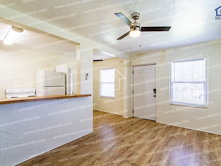 1308 NW Williams Ave — Photo 5