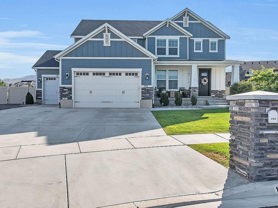 1st image of 153 E Lake Cove Cir