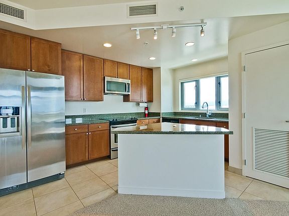 4th image of 175 W Saint James St Unit 1306