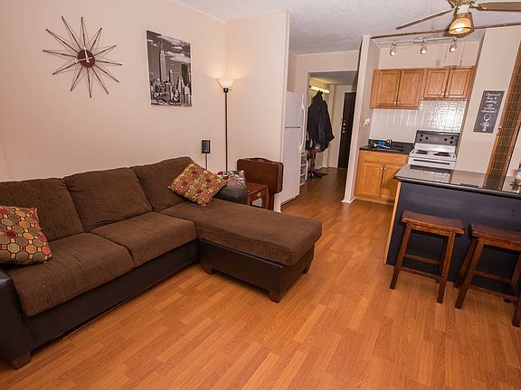 4th image of 27606 Valley Run Dr