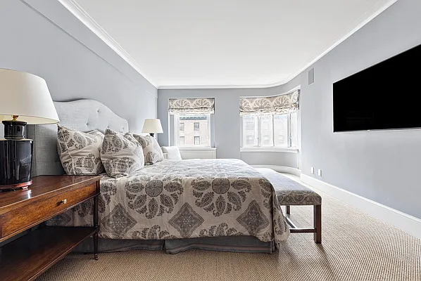 Rented by LEVEN Real Estate | media 17