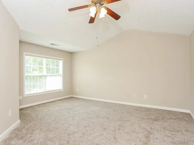 398 Glenleigh Dr — Photo 12