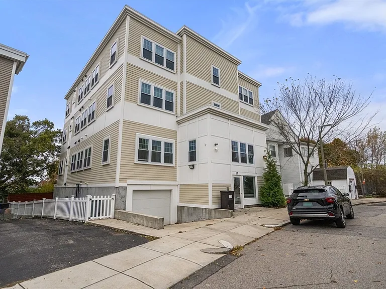 47 Sargent St #5 — Photo 23