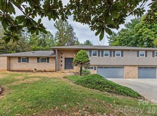 1824 Chrosaro Pl, Lenoir, NC 28645