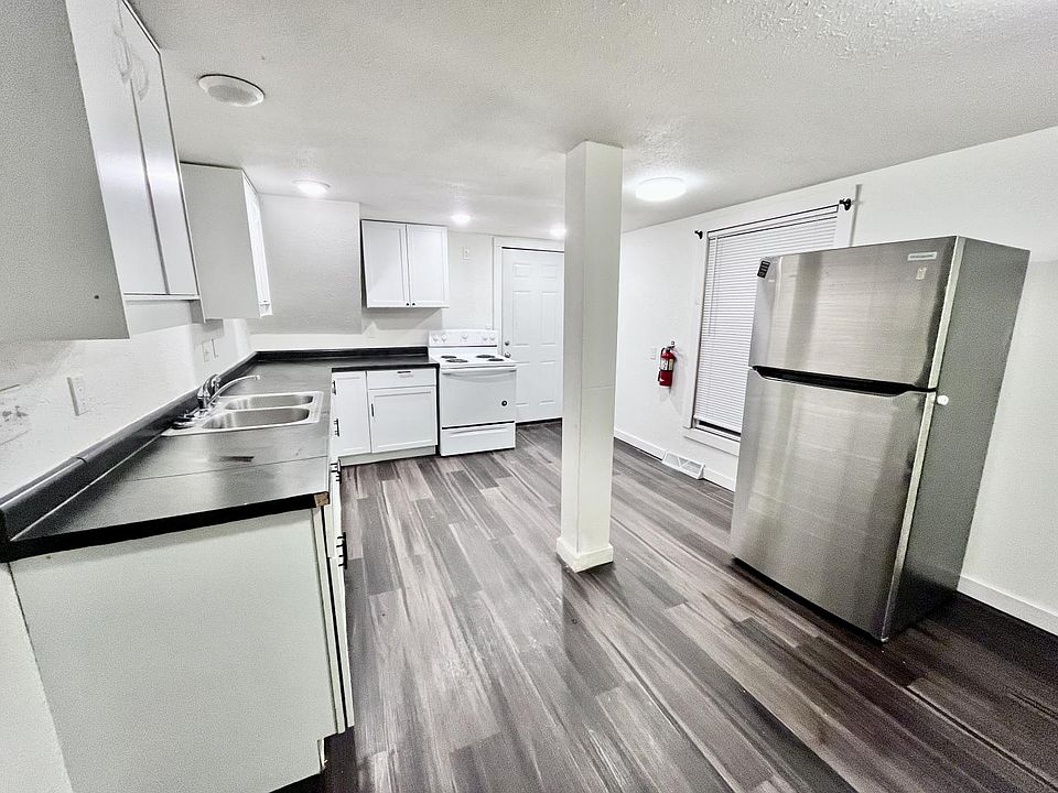 1st image of 626 McIndoe St #1