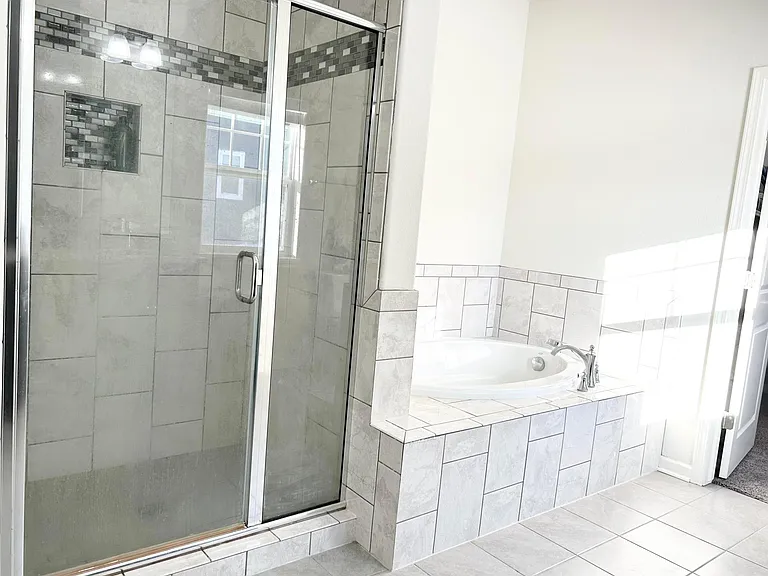 W223N4537 Boxleaf Ln — Photo 7