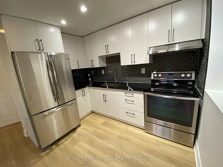 32 Hackett St #B — Photo 8