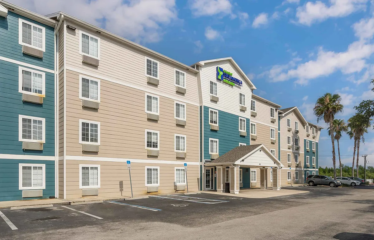 Exterior - Lakeland