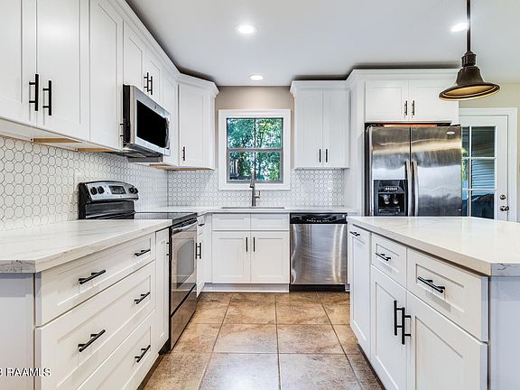 4th image of 205 Landsdowne Way