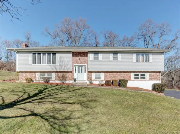 28 Ashley Court, Bloomfield, CT 06002