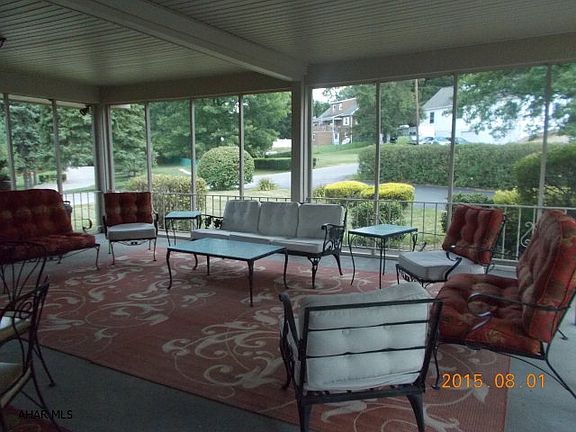 5th image of 114 Hawthorne St