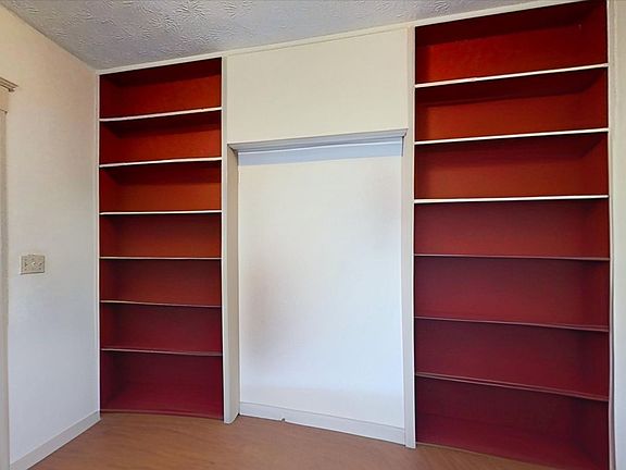 3rd image of 2545 Vestry Ave