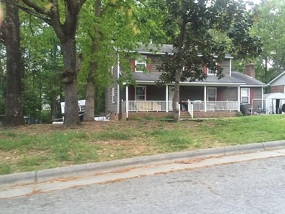 3rd image of 810 Edinburgh Dr