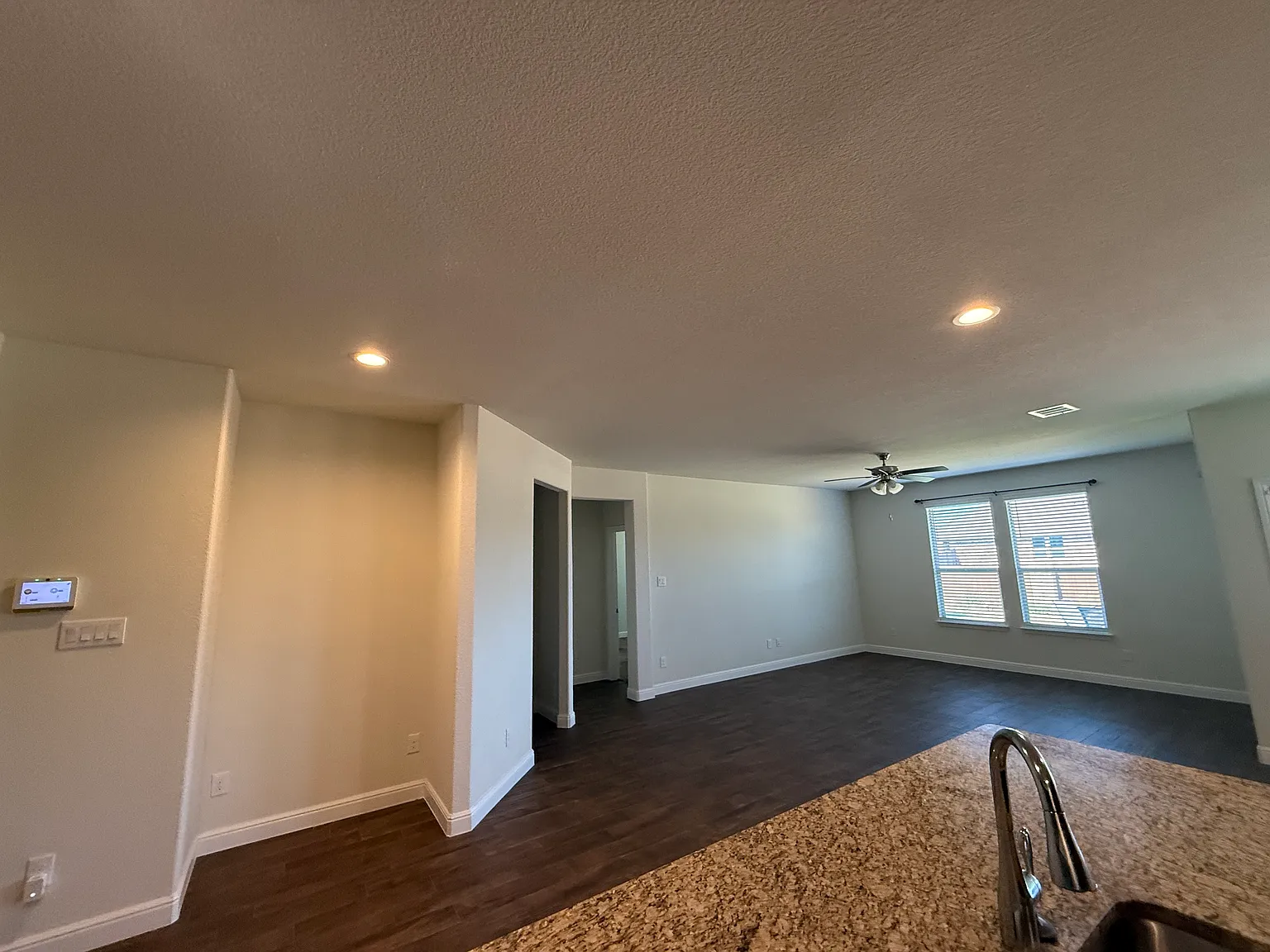 4 bed, 2023 sqft, $2,495 — Photo 3