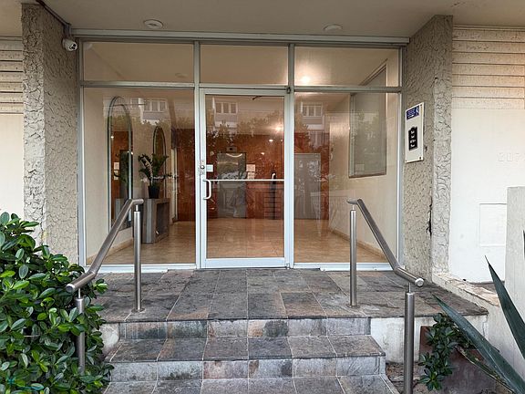 2nd image of 2072 Calle Espana #603