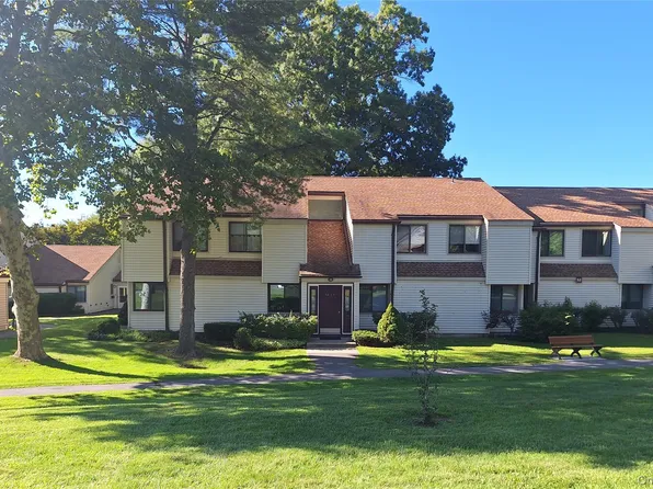52 Jefferson Oval #A, Yorktown Heights, NY 10598