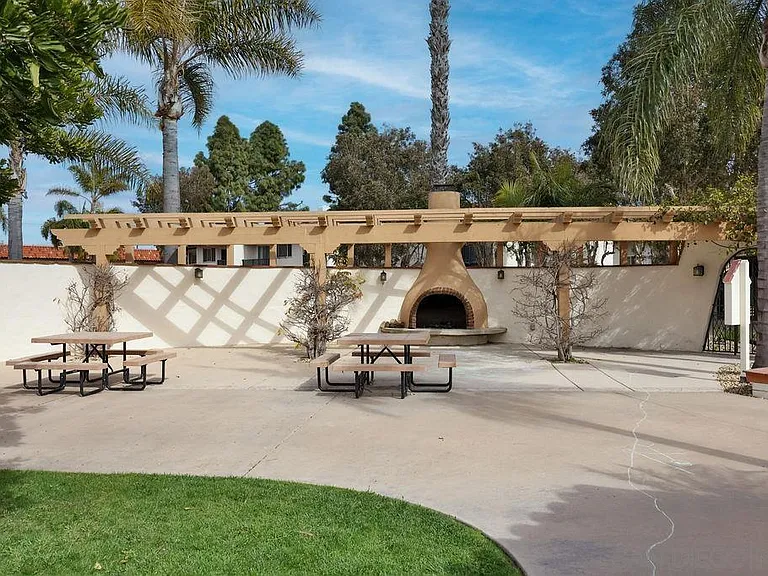 Community Outdoor Pool/Clubhouse