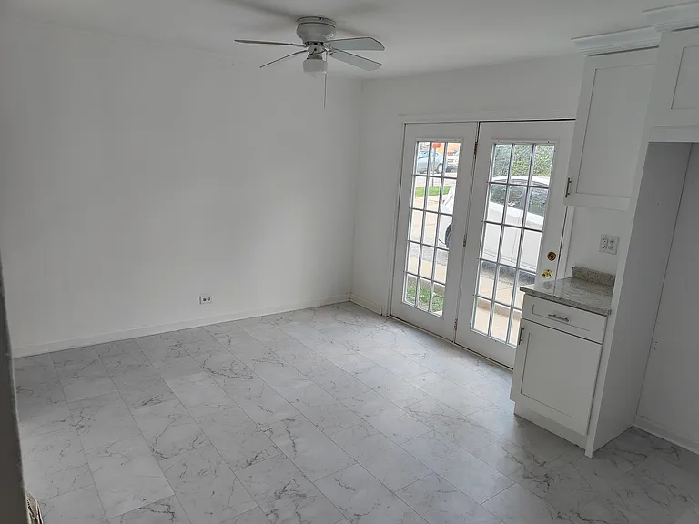 563 Lynn Ct #A — Photo 2