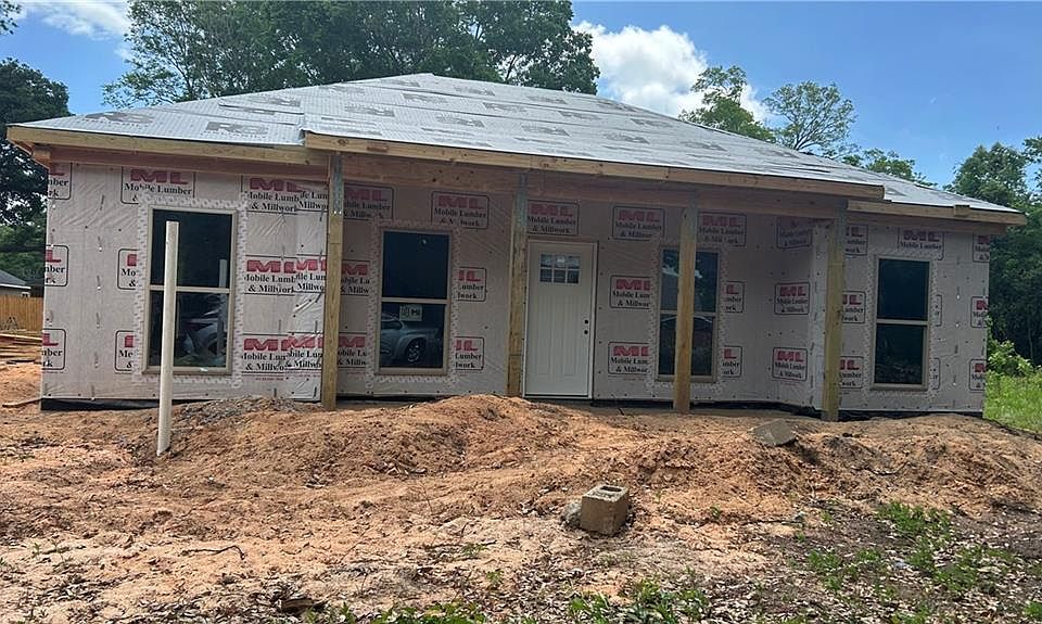 2nd image of 360 Burton Ave