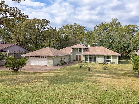 3rd image of 120 Williamsburg Ln